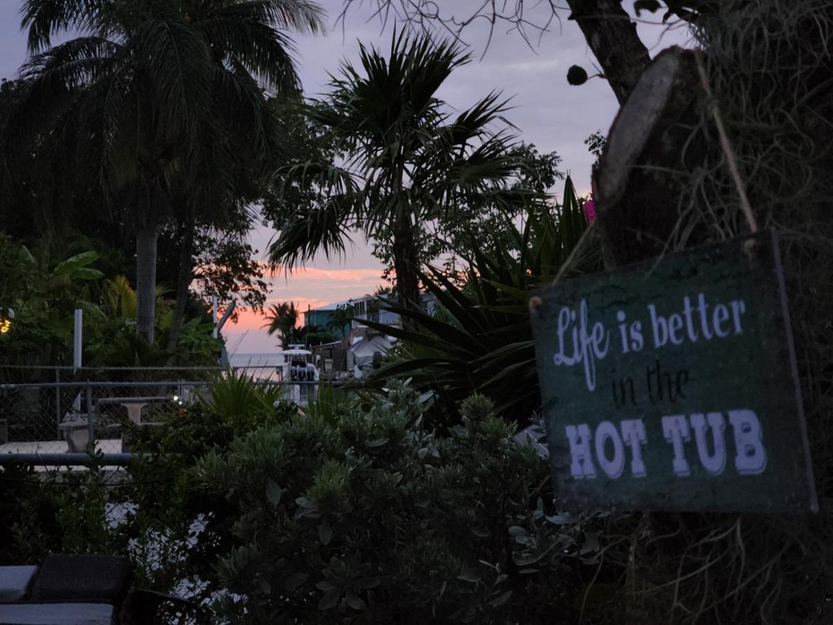 The Butterfly Cottage Marathon Exterior photo